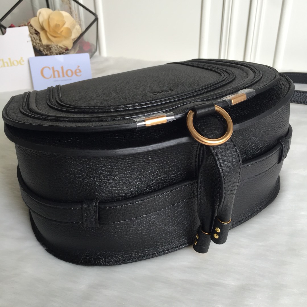 Chloe Marcie Saddle Shoulder Bag In Black Grained Leather